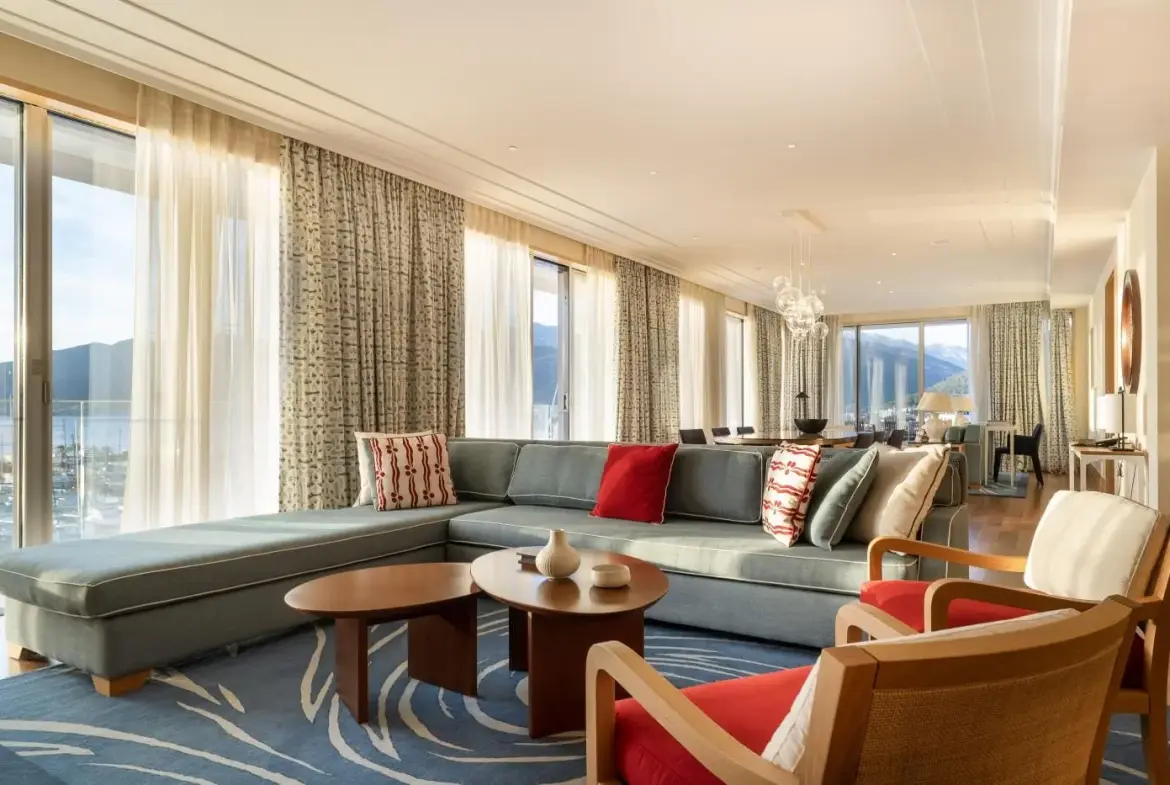Penthouse with Infinity Pool, Porto Montenegro — 497 m², 3 Bed