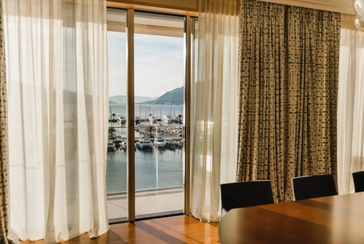 Penthouse with Infinity Pool, Porto Montenegro — 497 m², 3 Bed