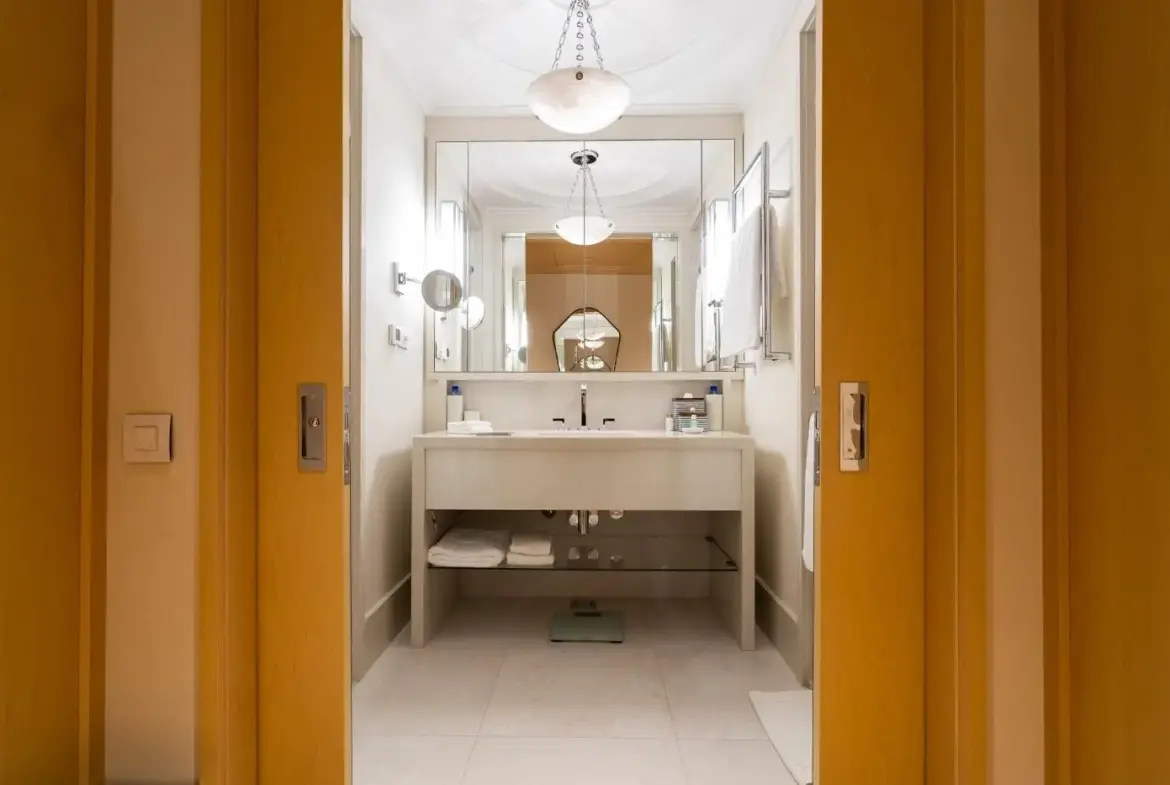 Penthouse with Infinity Pool, Porto Montenegro — 497 m², 3 Bed