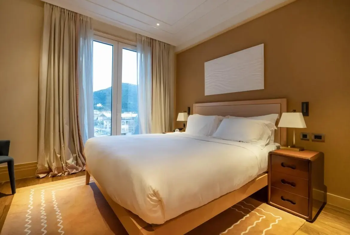 Penthouse with Infinity Pool, Porto Montenegro — 497 m², 3 Bed