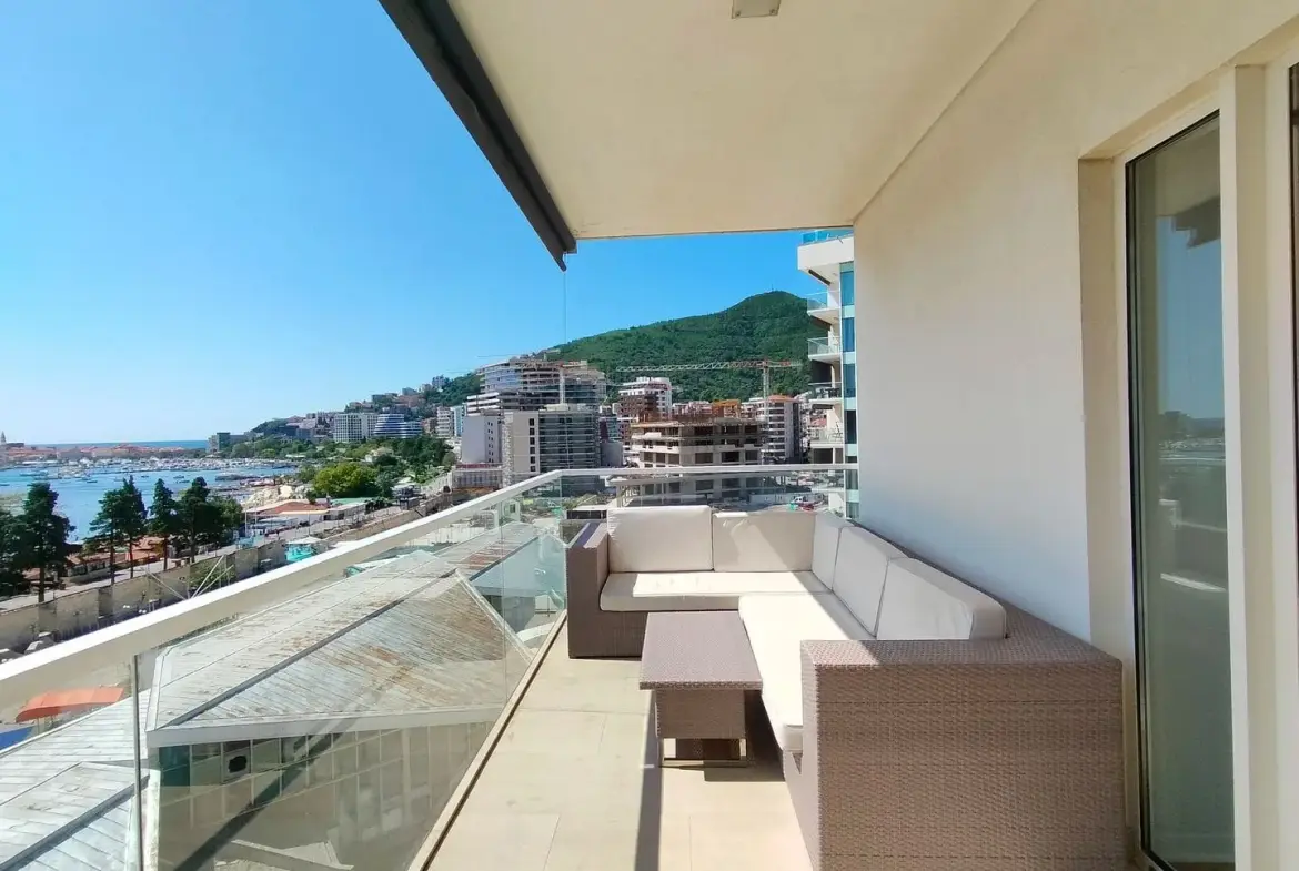 Captivating Apartment Awaits in Budva’s Exclusive Tre Canne