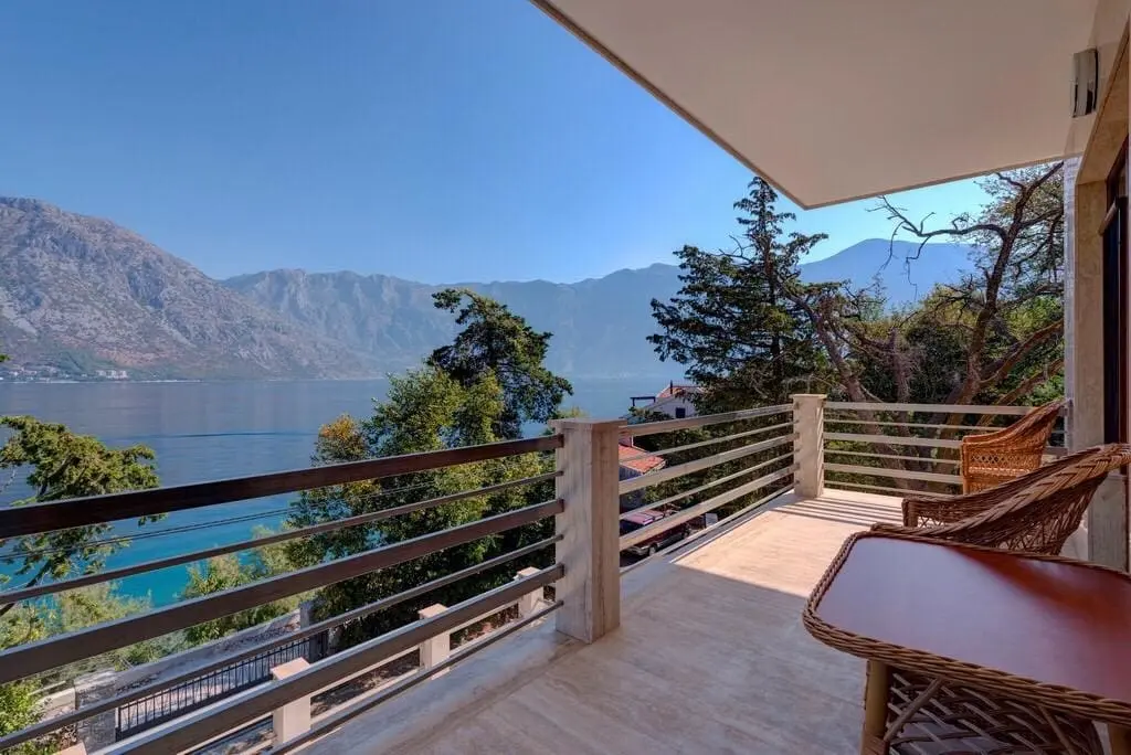 Luxury Villa for Sale in Boka Kotor Bay – Stoliv