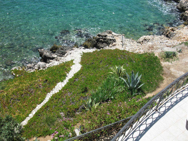 Sea front villa for sale in Utjeha