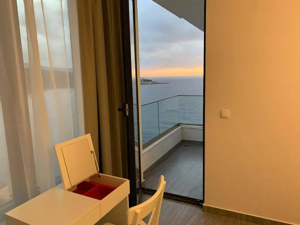 Waterfront apartments in Dobra Voda-Bar