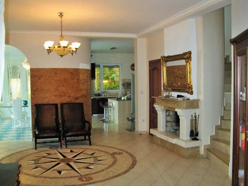 Sea front villa for sale in Utjeha