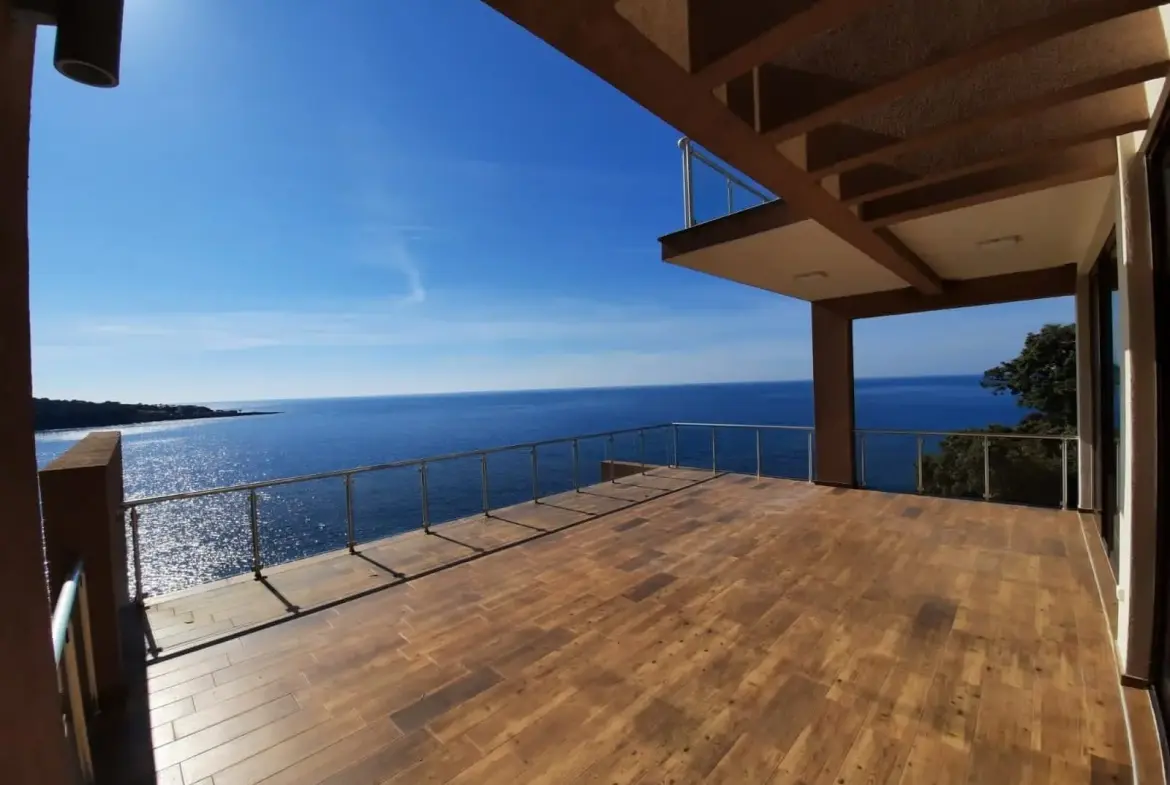Seafront villa for sale in Montenegro-Modern Villa near Veliki Pijesak Beach