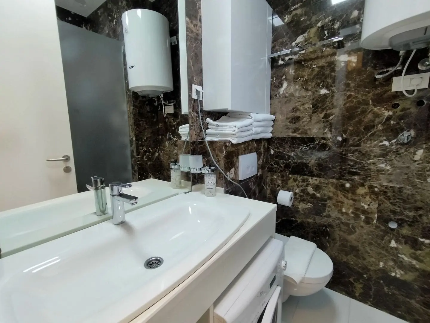 Captivating Apartment Awaits in Budva’s Exclusive Tre Canne