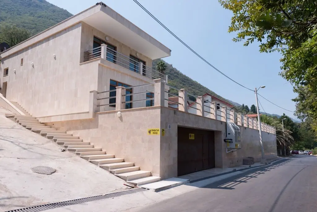 Luxury Villa for Sale in Boka Kotor Bay – Stoliv