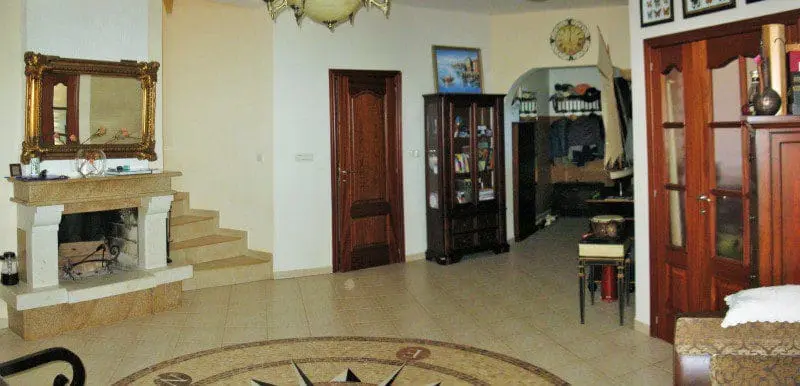 Sea front villa for sale in Utjeha