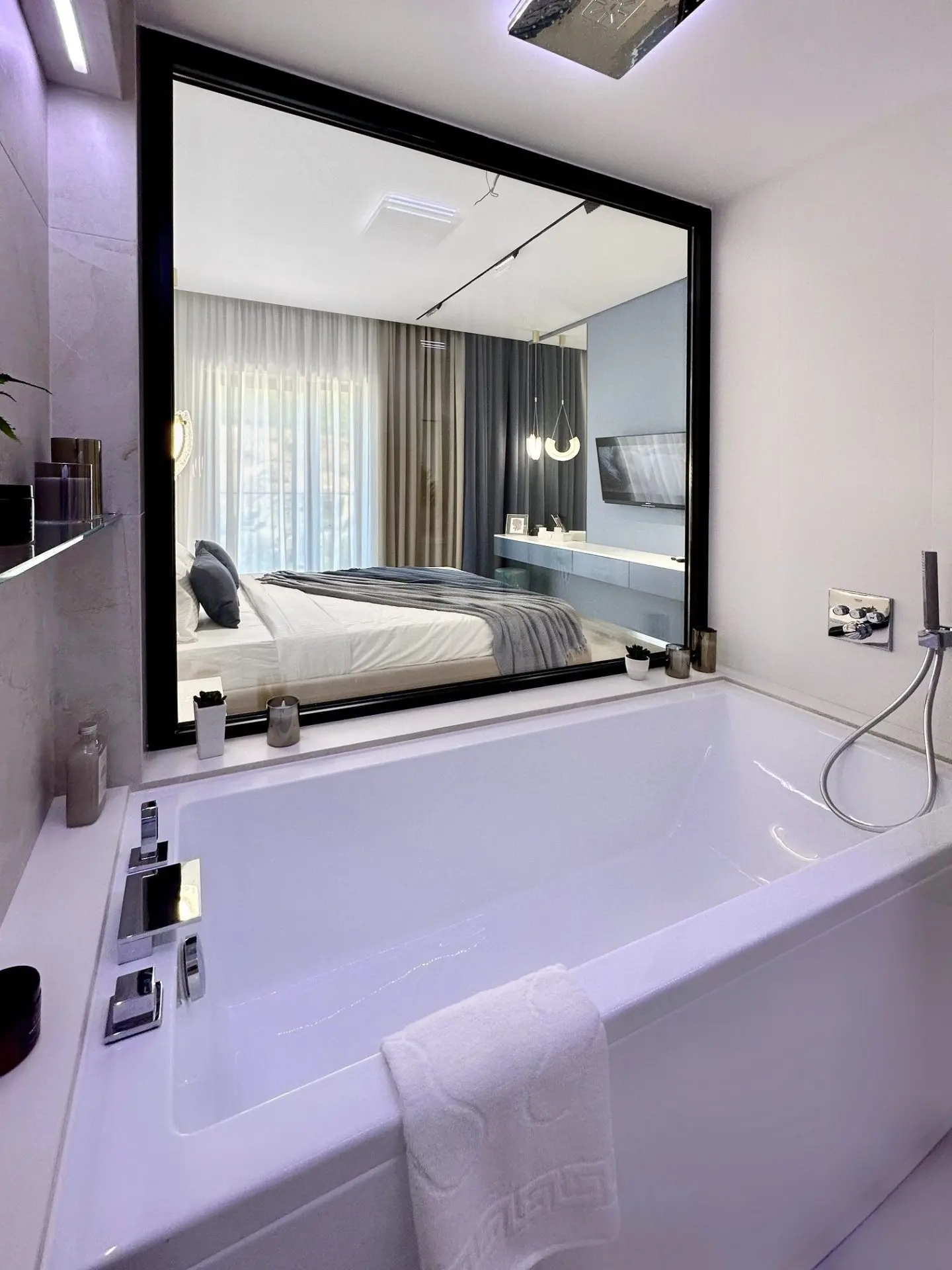 A Premium Apartment in a Complex with a Pool