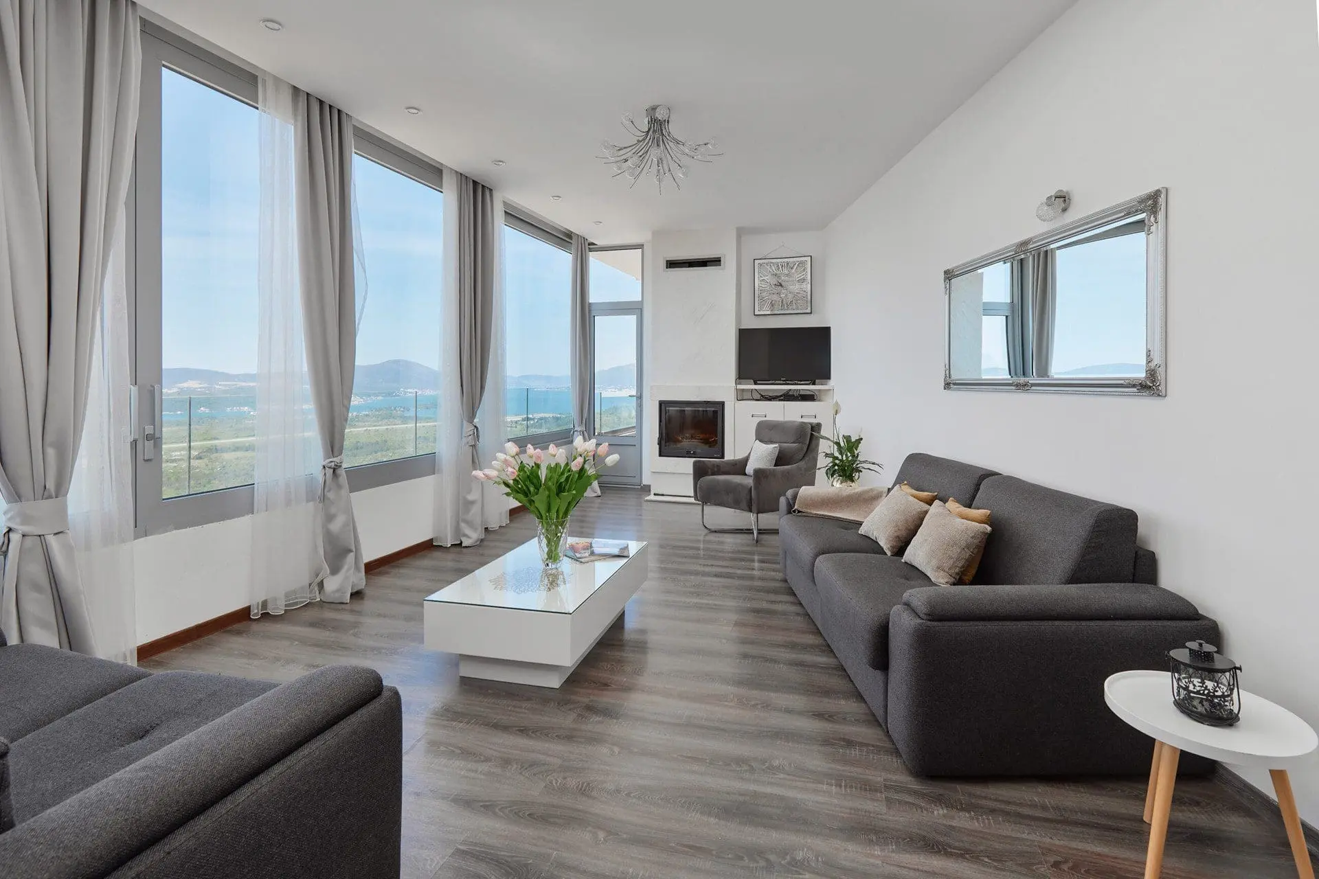 Villa with Sea View in Tivat — 220 m², 3 Bed | €590,000