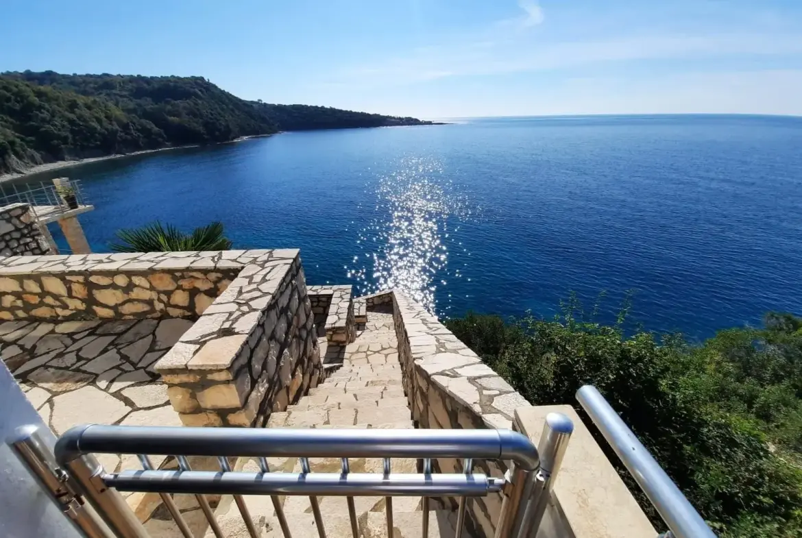 Seafront villa for sale in Montenegro-Modern Villa near Veliki Pijesak Beach