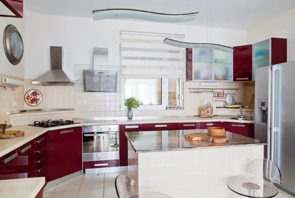 Sea front villa for sale in Utjeha