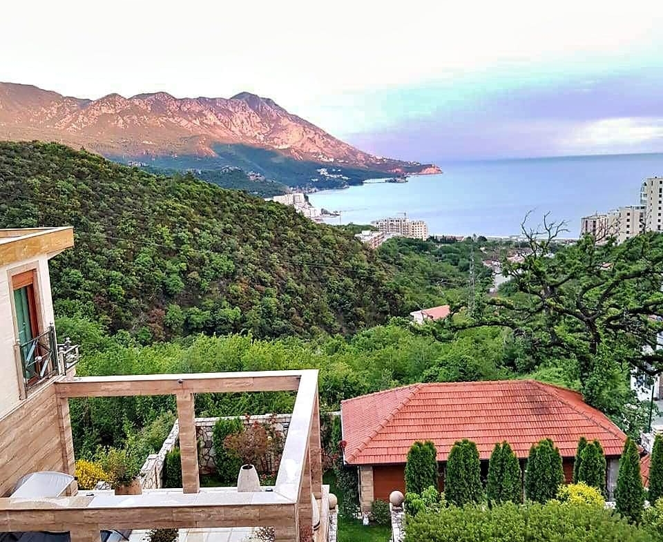 Luxurious Villa for Sale in Bečići