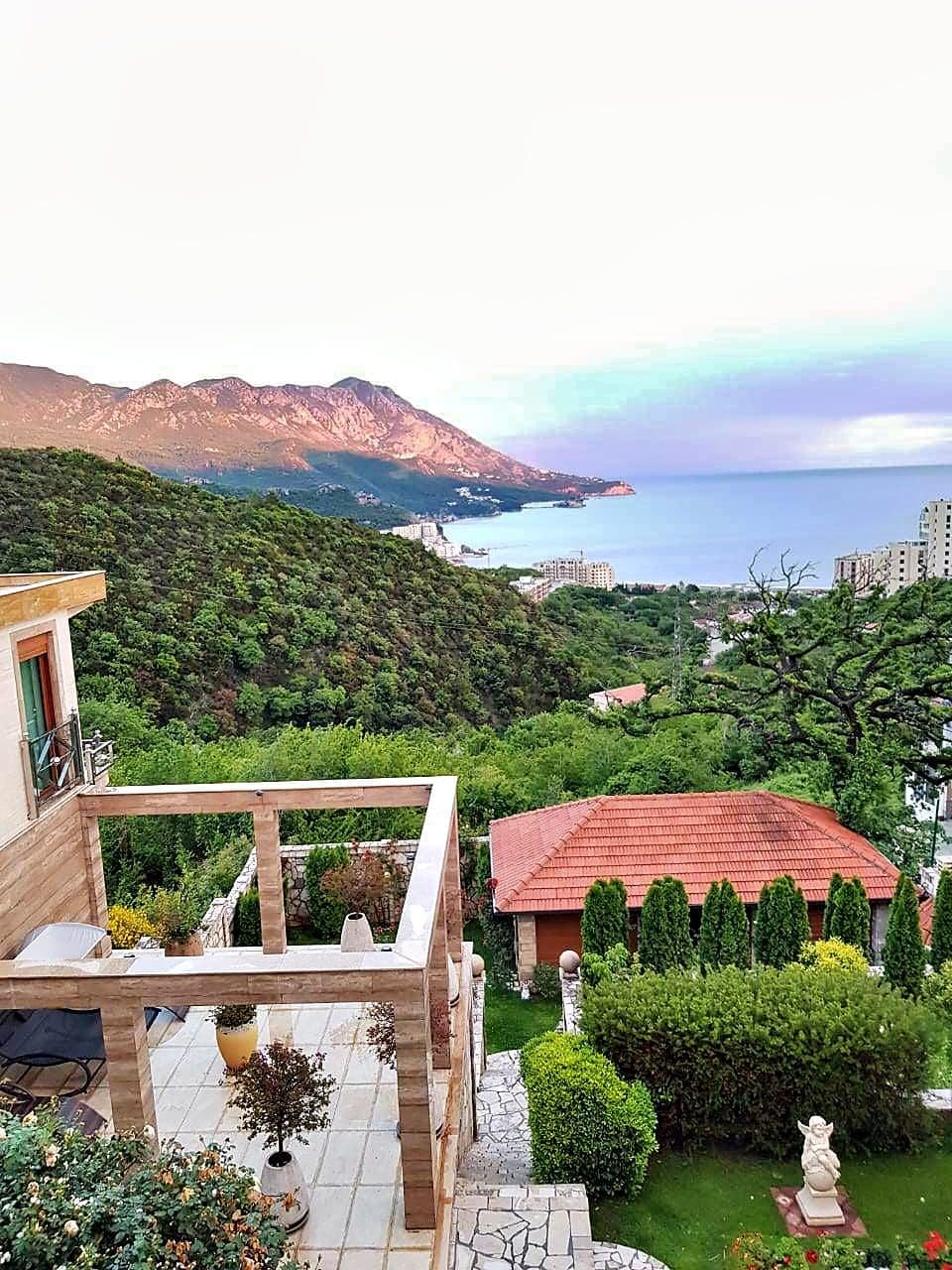 Luxurious Villa for Sale in Bečići