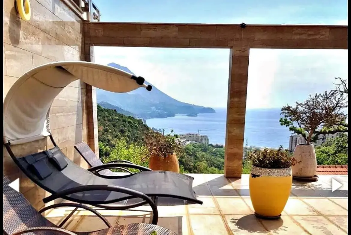 Luxurious Villa for Sale in Bečići