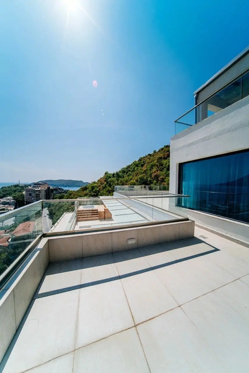 MREproperty-2-5-1 Luxury Penthouse with Panoramic Sea Views in Budva-Becici