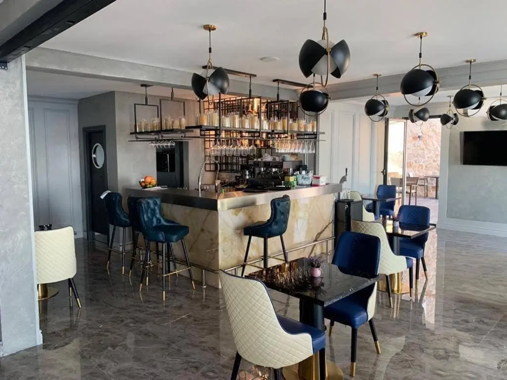 Waterfront apartments in Dobra Voda-Bar