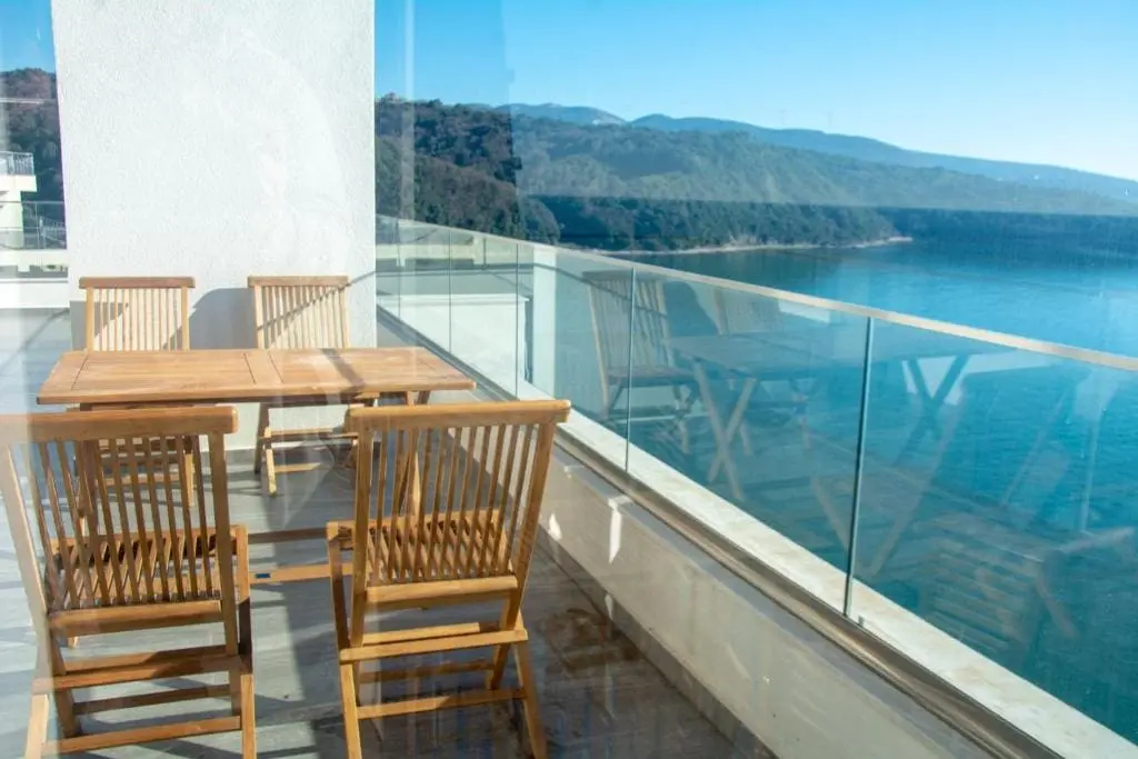Waterfront apartments in Dobra Voda-Bar
