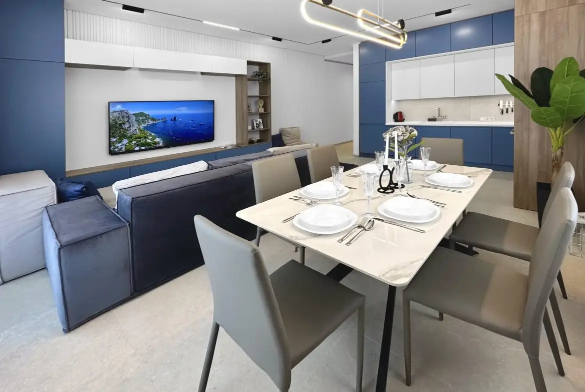 A Premium Apartment in a Complex with a Pool