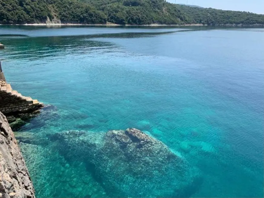 Waterfront apartments in Dobra Voda-Bar