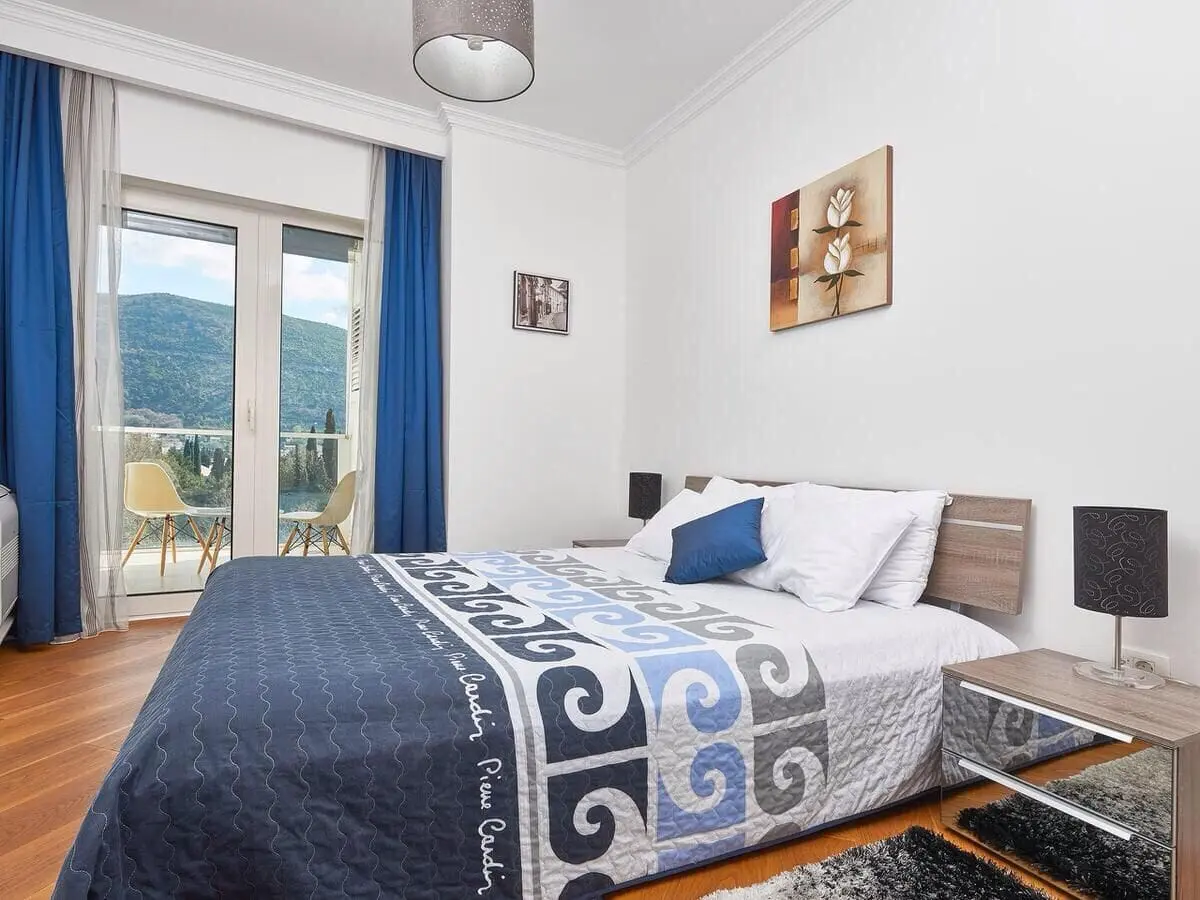 Captivating Sea View Apartment in Tre Canne-Budva