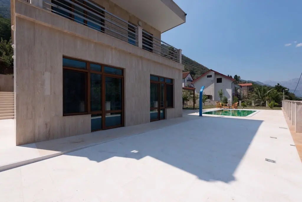 Luxury Villa for Sale in Boka Kotor Bay – Stoliv