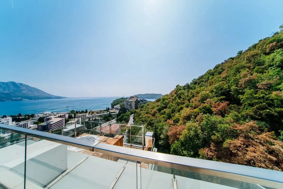 Luxury Penthouse with Panoramic Sea Views in Budva-Becici