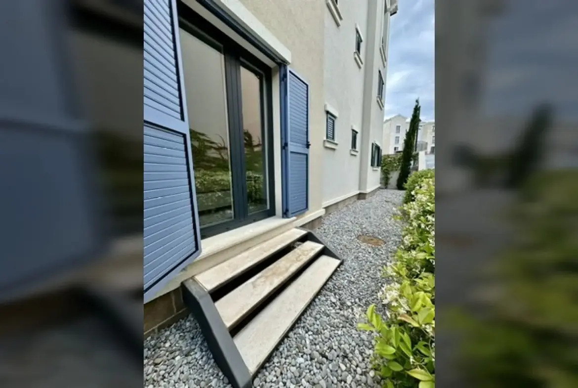 Apartment with Terrace Luštica Bay – 2-Bedroom Ideal Home