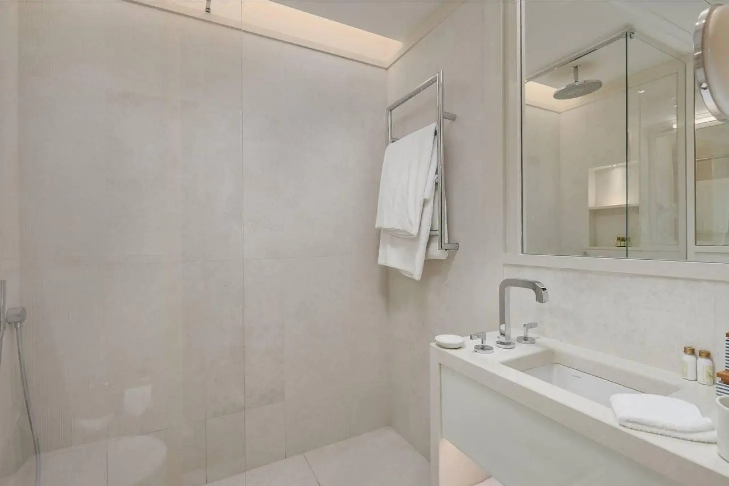 Montenegro-Estates-Montenegro-16-7 Luxury Apartment Porto Montenegro – 3 Bedrooms, Prime Living
