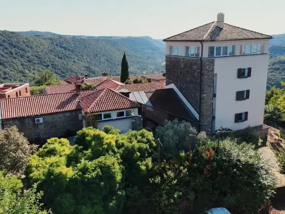9 room luxury House in Marezige