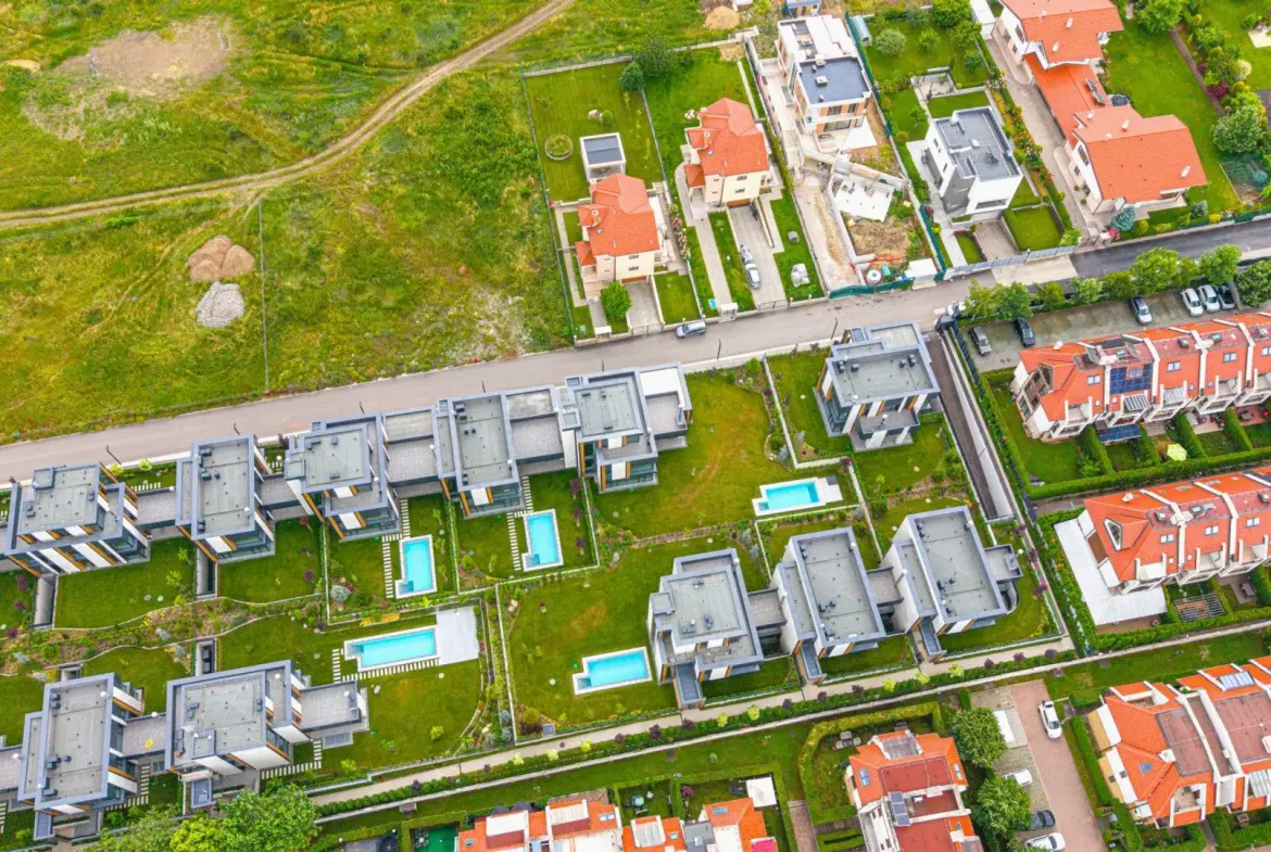 Luxury house in a gated complex near the Anglo-American School