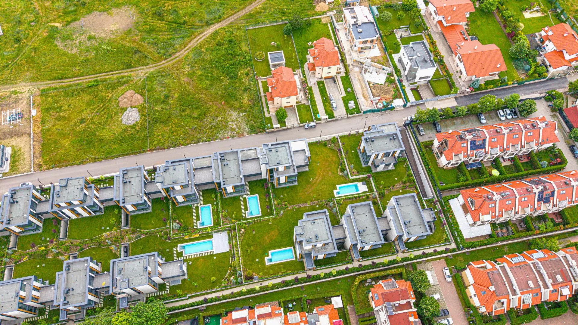 a0b4911decadfd1082bb1a31a07d5c69 Luxury house in a gated complex near the Anglo-American School