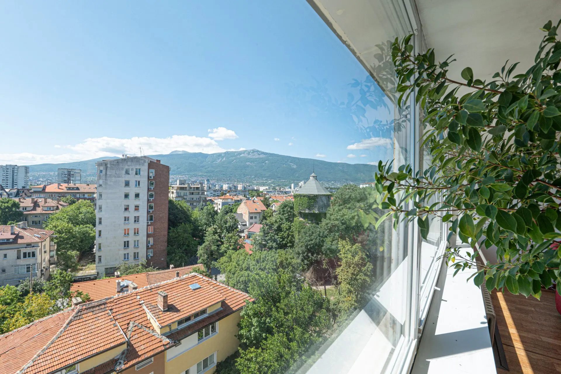 Remarkable multi-bedroom penthouse with panoramic views in Lozenets