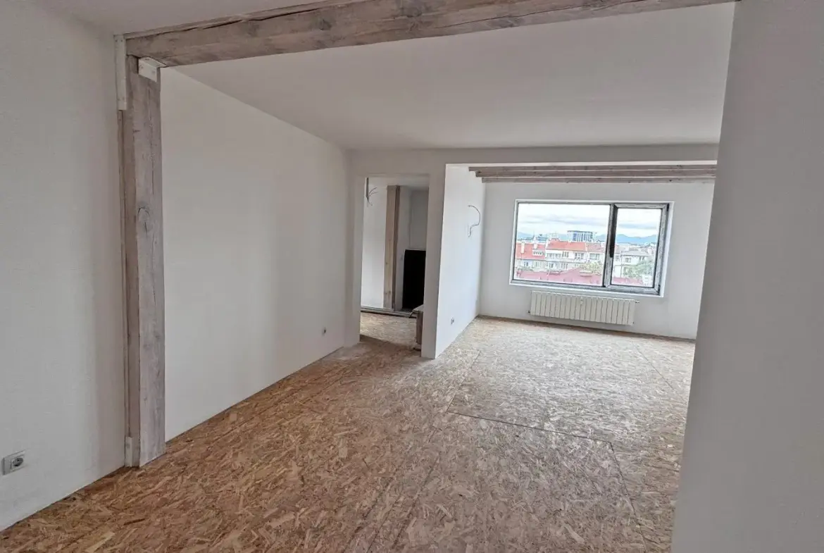 Bright and spacious apartment on Gurko Street for sale