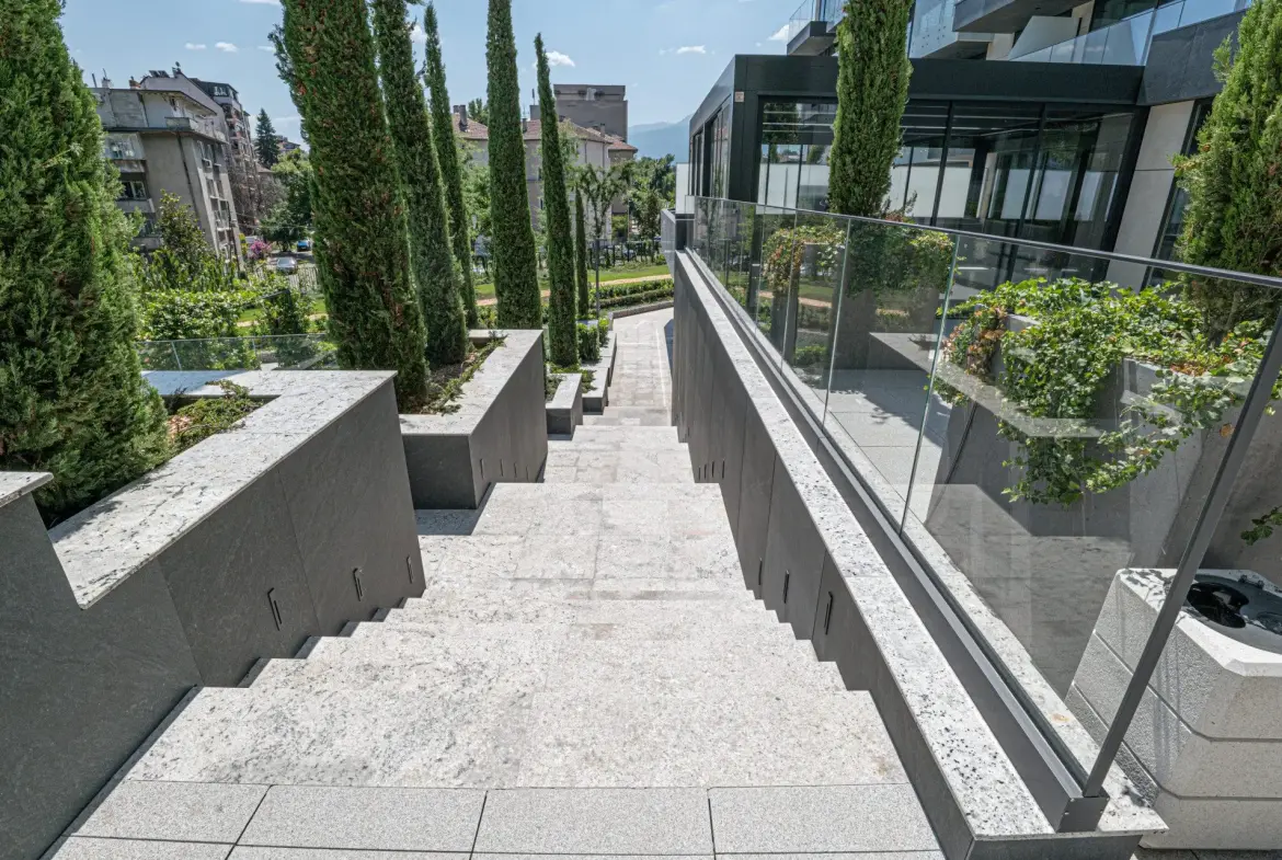 Two-bedroom apartment in a luxury complex near Zaimov Park