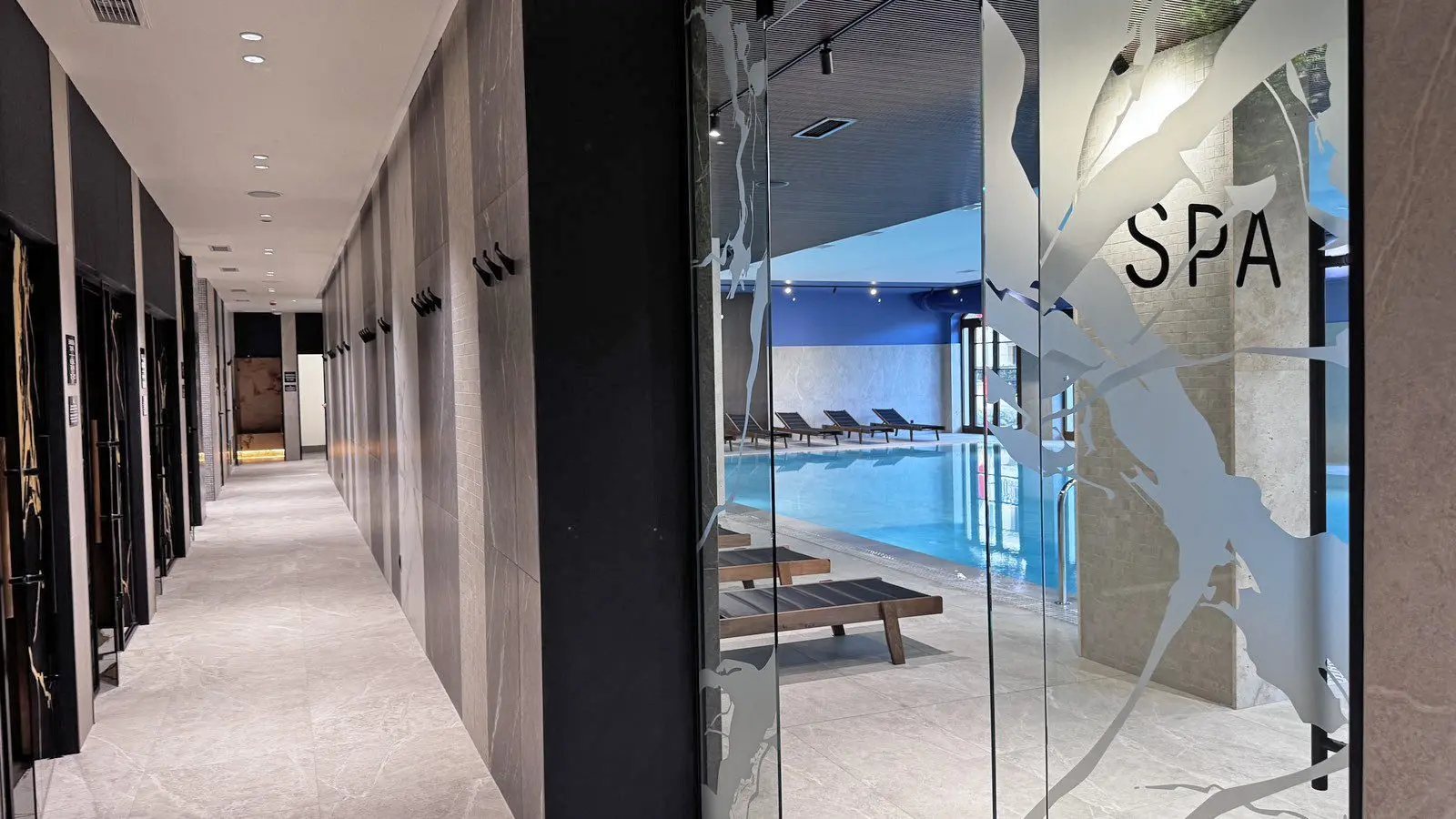 Three-bedroom apartment in a new luxury complex in Krastova vada