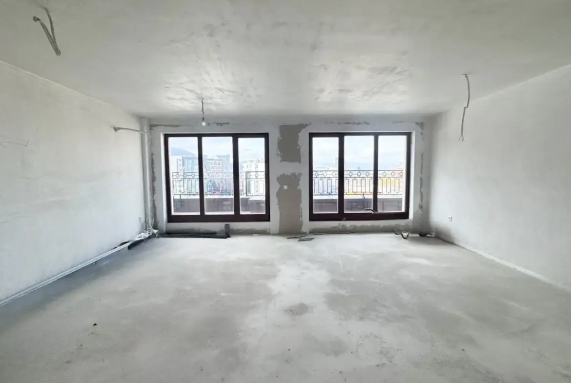 Three-bedroom apartment in a new luxury complex in Krastova vada