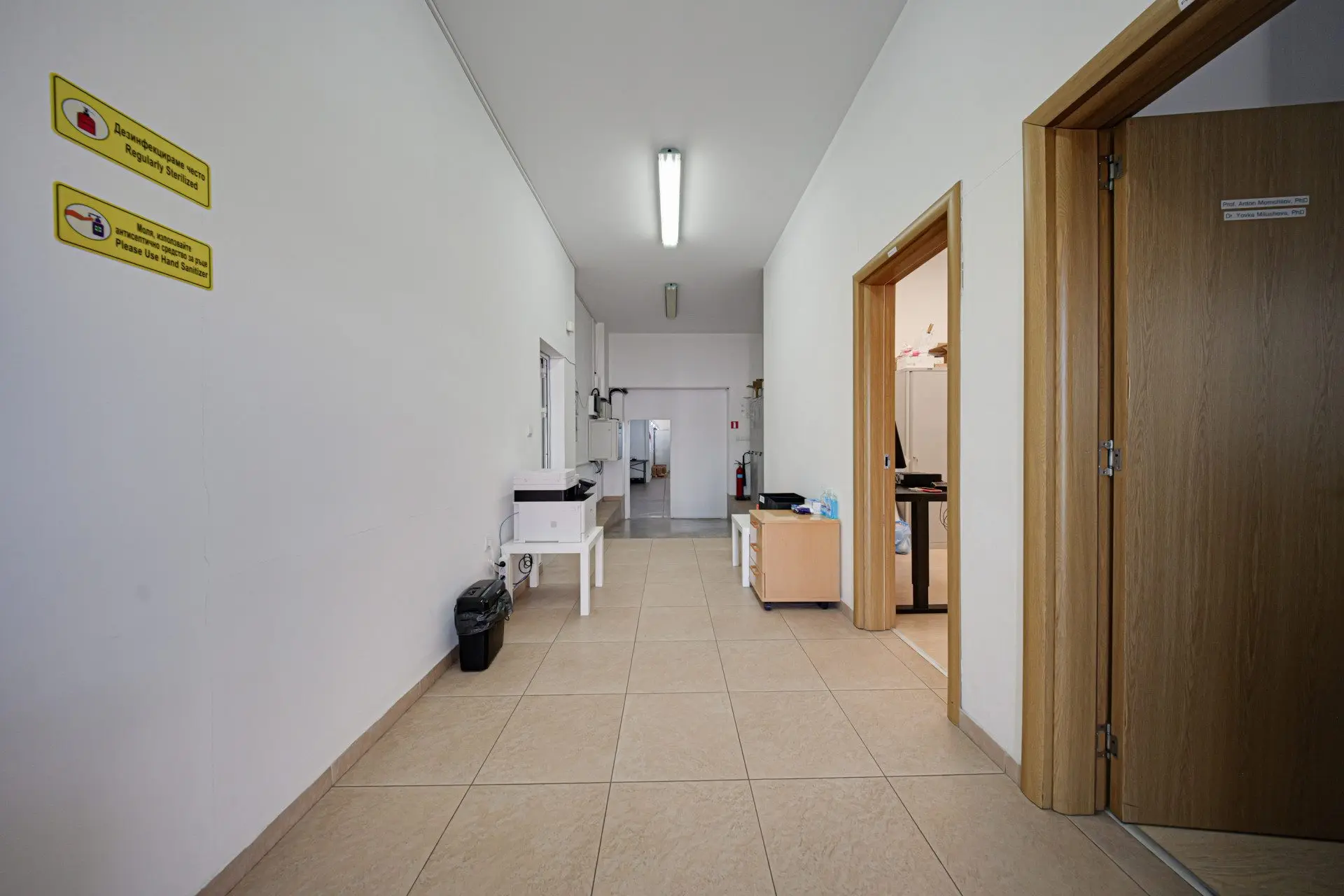 Mixed use office building in the village of Lozen for sale