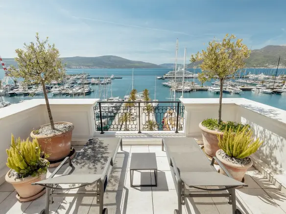 Luxurious penthouse within the Regent 5* hotel, Porto Montenegro