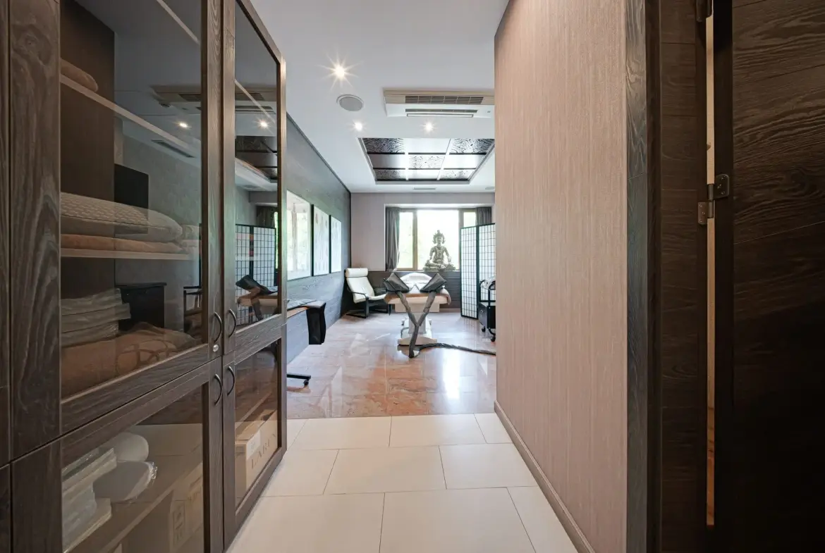 Unique property with a view of a park in the Doctor’s Monument area for sale