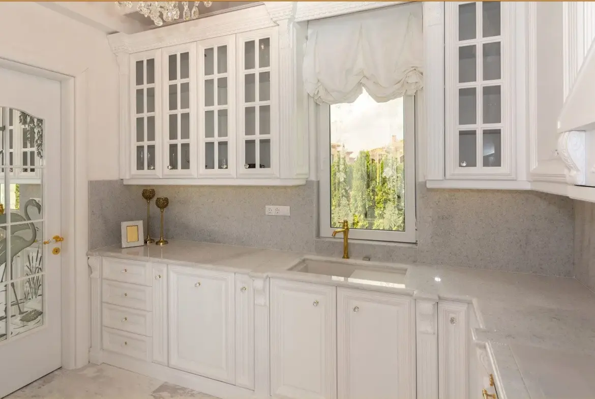 Luxurious four bedroom villa and pool in Sunny Beach for sale