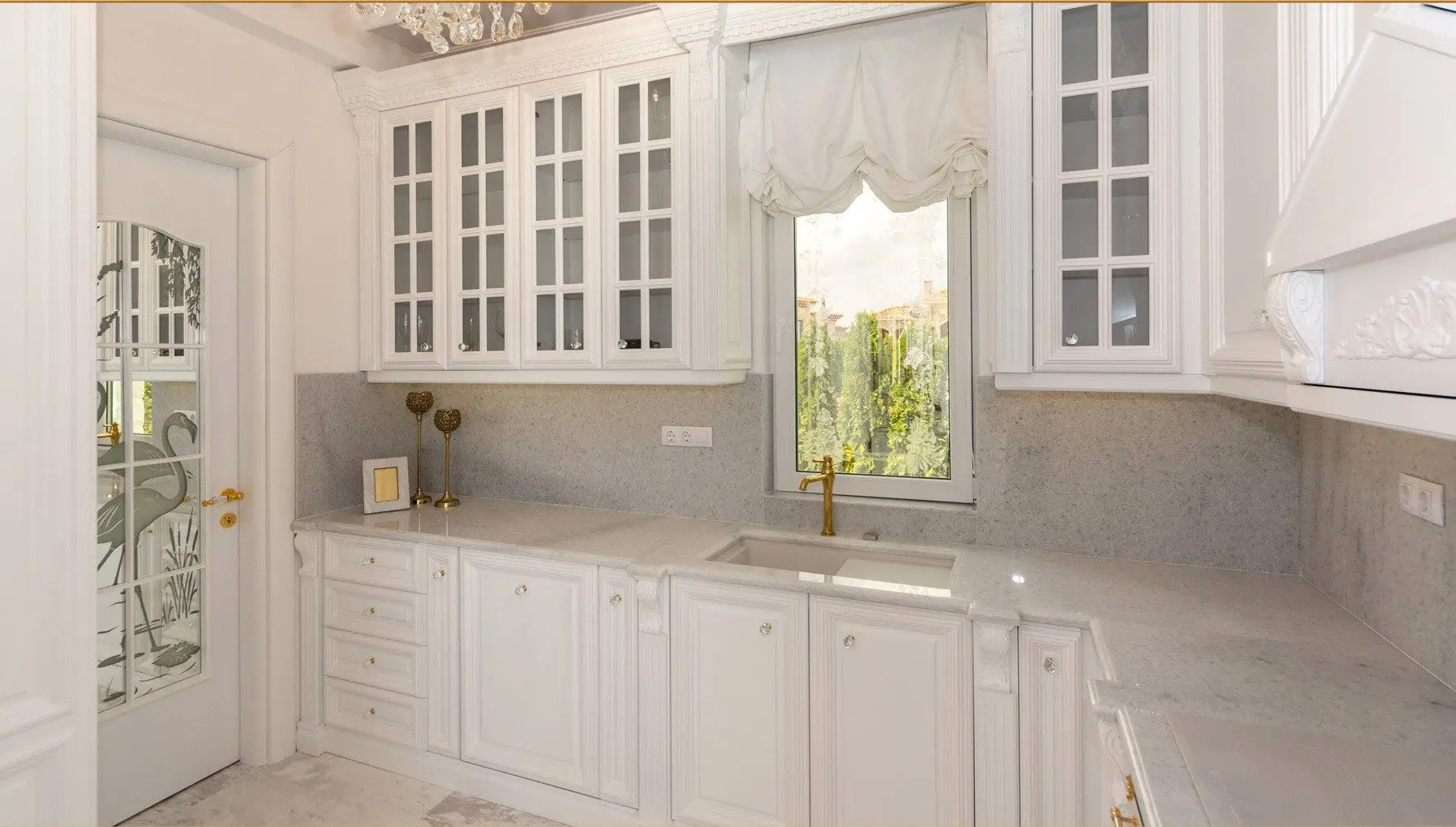 Luxurious four bedroom villa and pool in Sunny Beach for sale