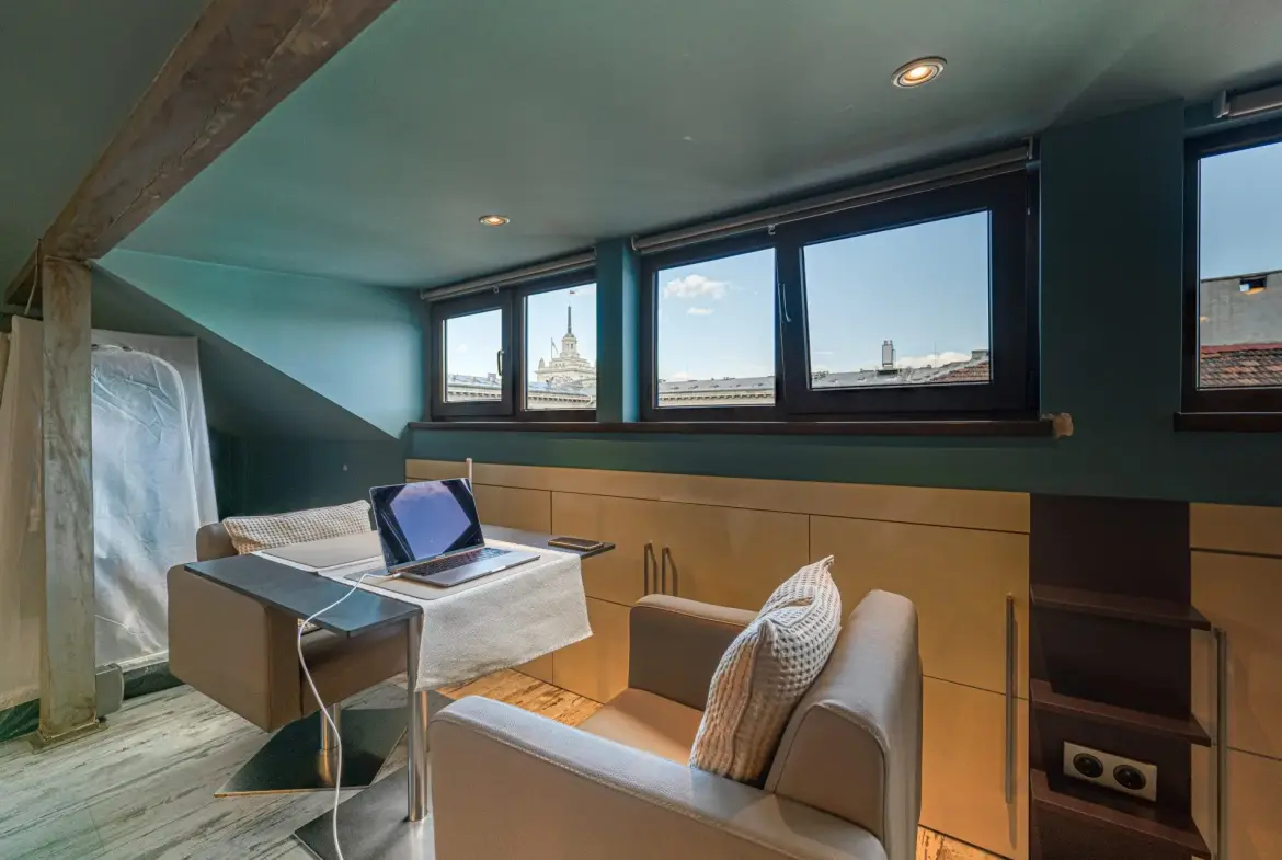 Elegant penthouse with impressive high ceilings on Saborna Street