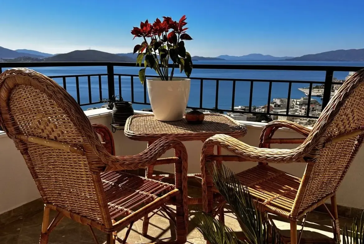 WONDERFUL PENTHOUSE FOR SALE IN SARANDA