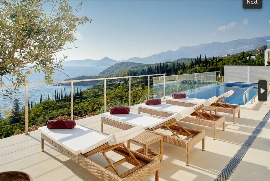 Luxury four-bedroom Villa in Rezevici