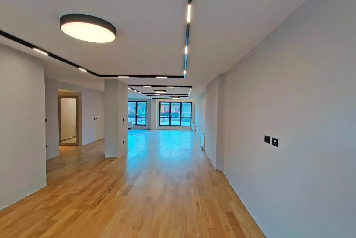Spacious and fully furnished new apartment in the central part of Sofia