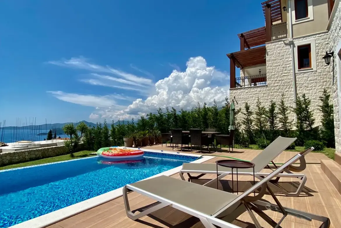 Exceptional four bedrooms villa