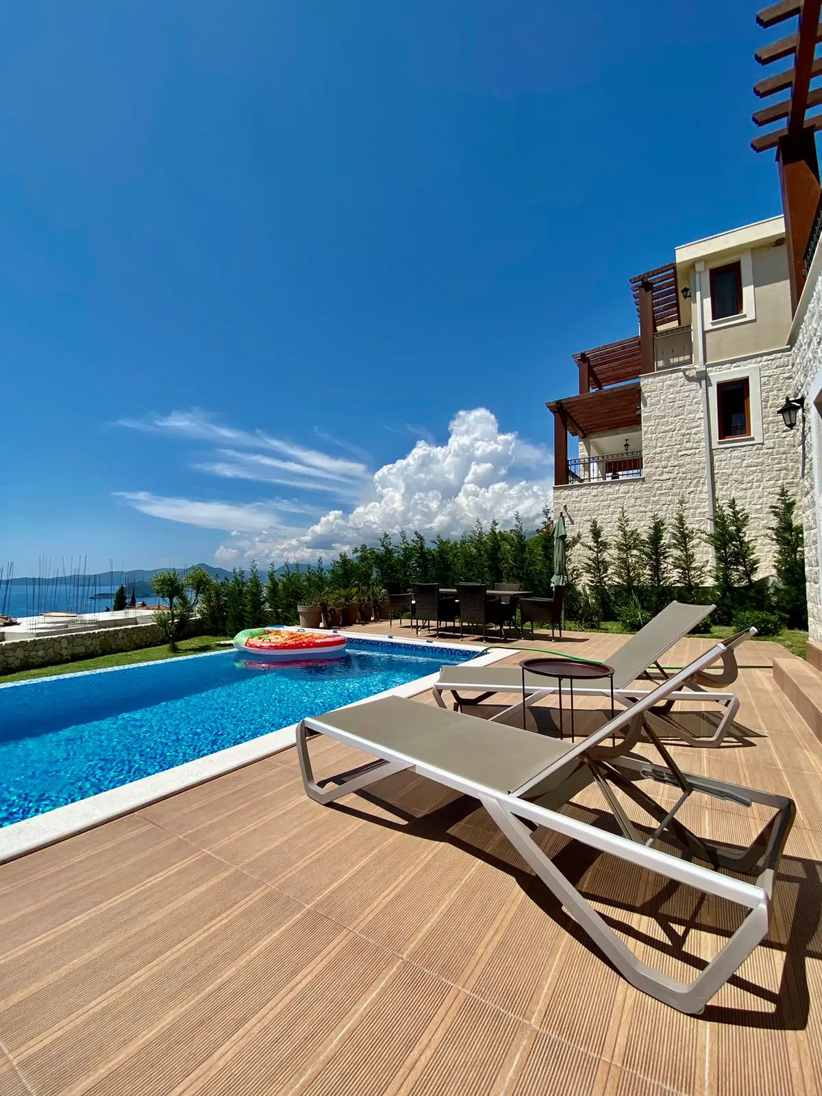 Exceptional four bedrooms villa