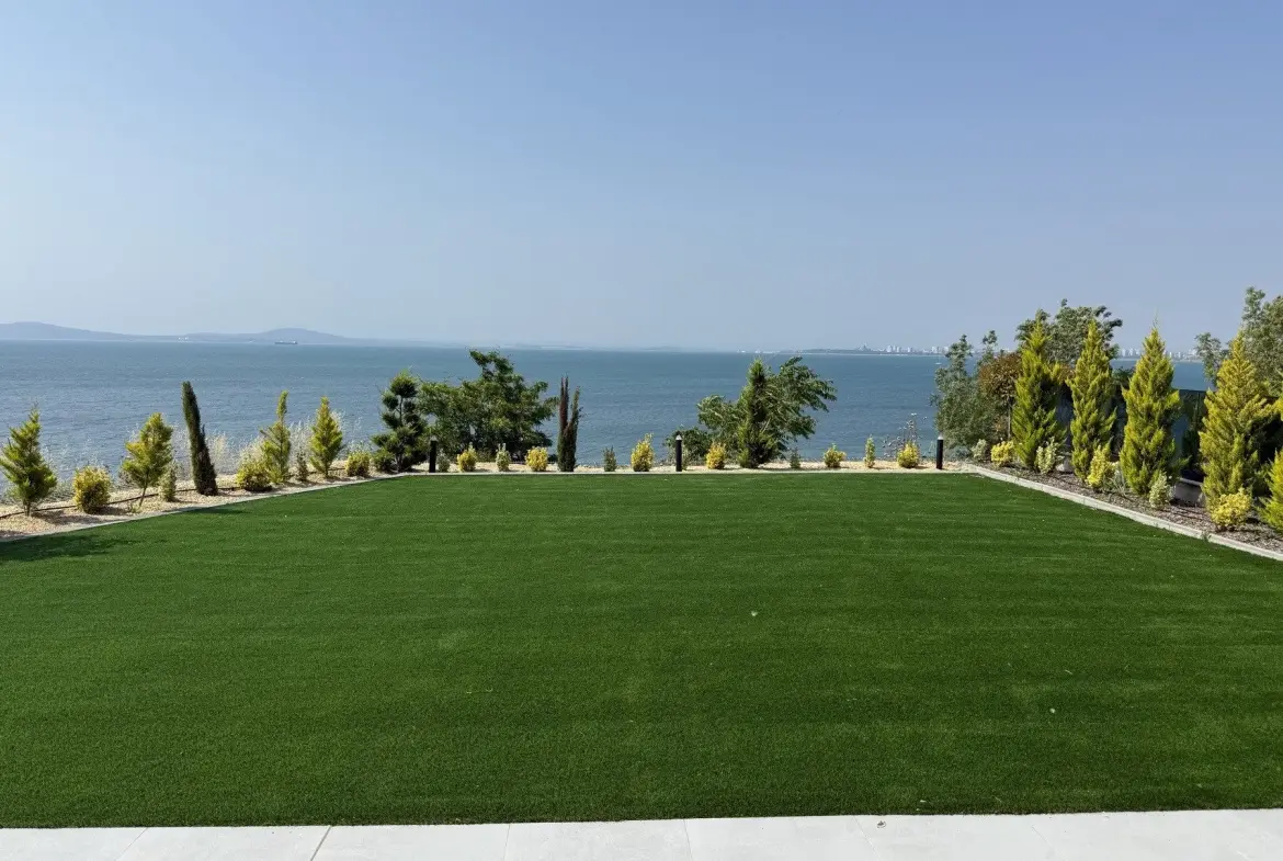 Luxury house with exceptional panoramic sea views